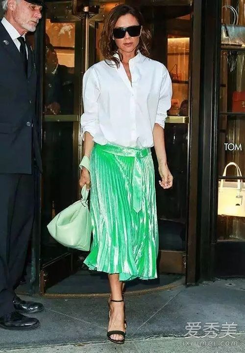 如何搭配黑皮肤和黑皮肤