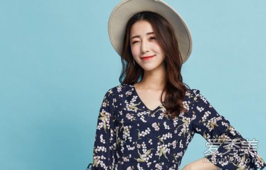 如何给苹果形女孩穿衣服