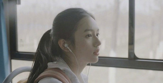 《少年的你》周也 一出道就拿反派剧本的她“美得让人讨厌不起来”！