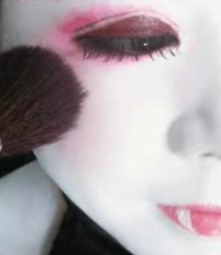 吸血鬼娃娃的化妆步骤