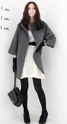 初冬最朴素的灰色呢子外套。