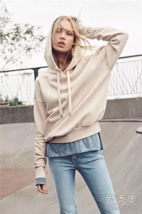 这件毛衣配牛仔裤好看吗？