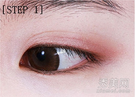 单眼皮化妆技巧：用内眼线+眼影让眼睛变大