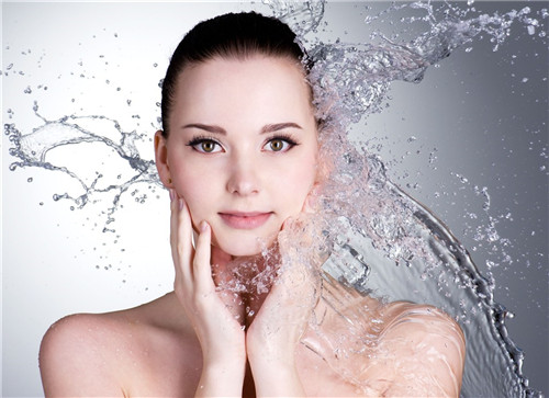 给皮肤补水的好处是什么 油性皮肤也需要补水吗
