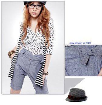 简单朴素的衣服造就性感的女人