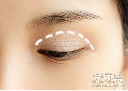 日系大眼妆：7个步骤拯救小眼MM