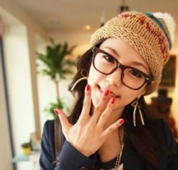眼镜妹也要韩式时尚发型