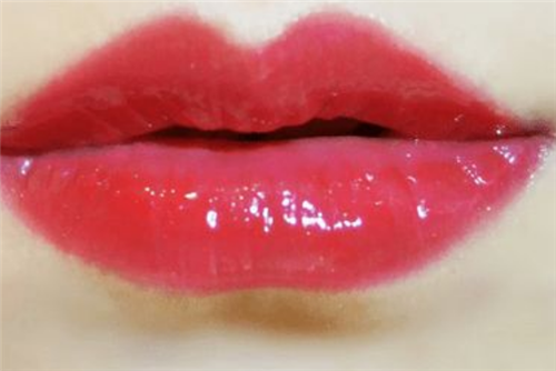 唇釉跟口红相比有什么优点 什么情况下适合用唇釉