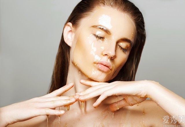 分析蜂蜜洗脸的恰当方式给肌肤大量的滋润