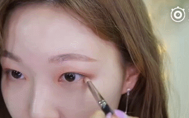 内在美女主妆容教程 同款口红+内双眼妆你也能变“韩世界”！