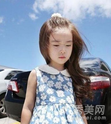 7岁女孩红遍网络 超萌萝莉发型集锦