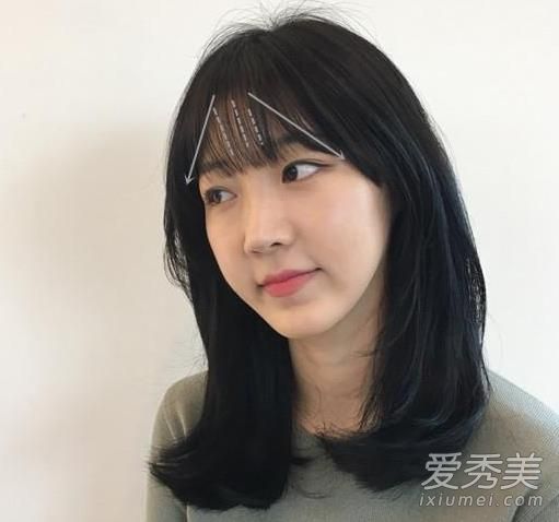 發際線微禿的女生怎麼紮頭發好看 女生額頭看起來很禿適合什麼劉海