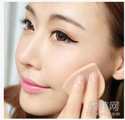 韩式猫眼妆：眼影&眼线&假睫毛化妆技巧