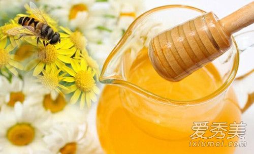 用蜂蜜洗脸有什么好处 用蜂蜜洗脸的正确方法