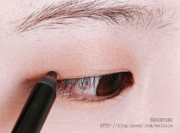 中国超模丹凤眼受宠 单眼皮画对眼线也很美