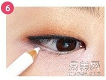 单眼皮化妆技巧：巧用眼线眼影扩大双眼
