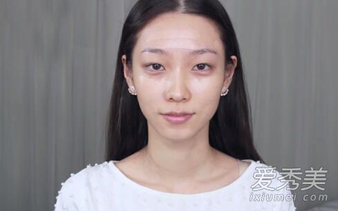 内双怎么化妆？图解2种小性感浓妆画法