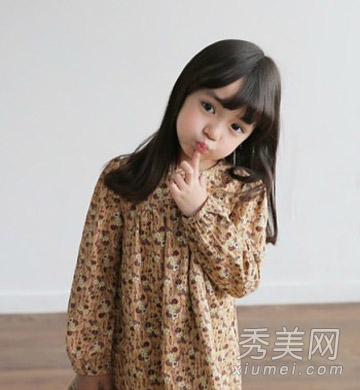 7岁女孩红遍网络 超萌萝莉发型集锦