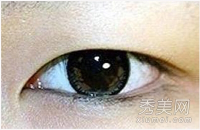 韩式单眼皮眼妆 图解金妍儿眼线画法