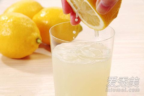 柠檬汁可以做面膜吗 柠檬汁做面膜什么作用
