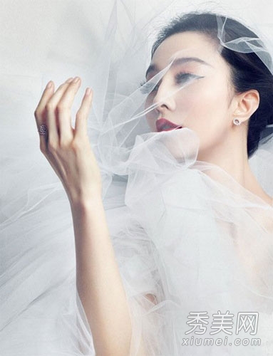 范冰冰红唇新娘妆 唯美韩式新娘造型获赞