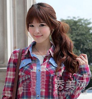 2011流行发型标志 齐刘海减龄扮嫩