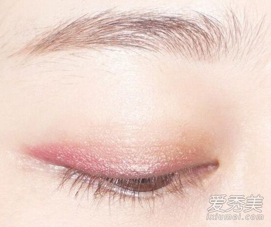 模仿Baby允儿橘色妆容 图解橘色眼影画法 眼影画法