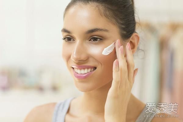 防晒霜和妆前乳的使用顺序 防晒霜和妆前乳的区别