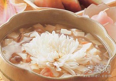 DIY“鲜花粥” 让你吃出好气色