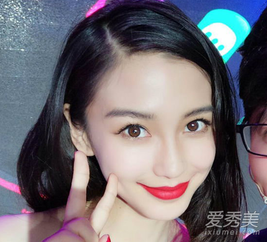 2015女明星红唇妆大PK 谁是年度最美？ 复古红唇妆