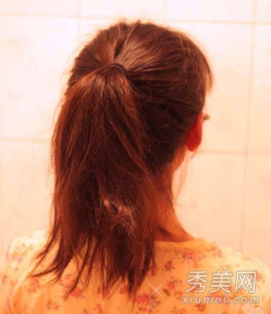 中发怎么扎好看 速成丸子头扎发详解