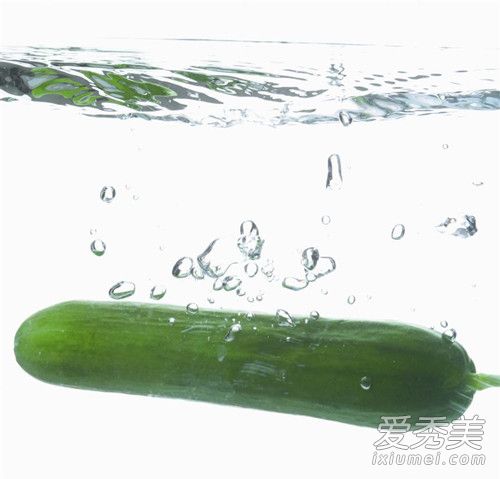 黄瓜水和丝瓜水哪个好 黄瓜水和丝瓜水的区别
