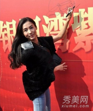 女星早期出道照 天生美OR后天妆扮？