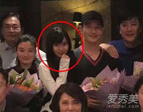 baby聚餐还是换张脸去的？ 素颜变脸就没停下过 明星素颜照