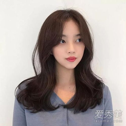 2019女生现在流行什么发型 2019女生最流行发型显年龄小