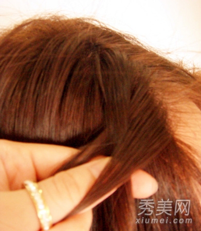 中卷發怎麼盤 韓式麻花辮編盤發圖解