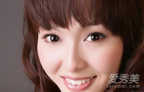 跟明星學如何挑選美瞳？美瞳與妝容搭配技巧 如何挑選美瞳