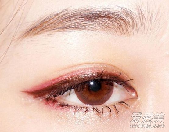 模仿Baby允儿橘色妆容 图解橘色眼影画法 眼影画法