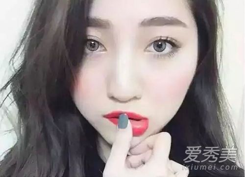 不会打腮红看这里！4种基本款腮红画法 腮红画法