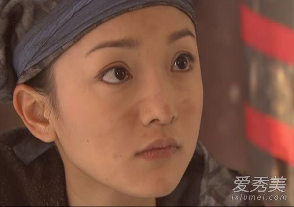 周迅出演《如懿传》15年后再拍清宫戏颜值不减 周迅今昔对比