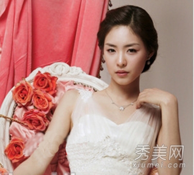 扎发浪漫盘发典雅 6款韩式新娘发型图片