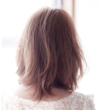 2013最新流行的 中短发烫发发型图片