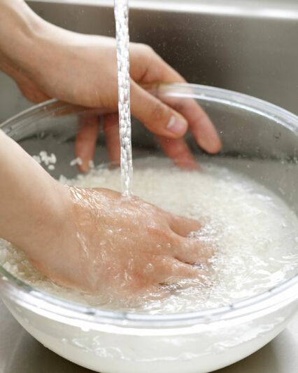 淘米水洗臉後還要用清水洗嗎 淘米水洗臉多久見效
