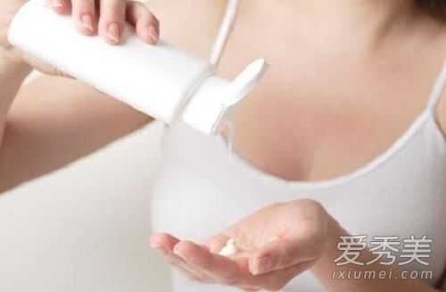 身體乳和潤膚露哪個好?身體乳和潤膚露有什麼區別