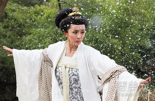 《美人天下》杨幂“狐狸精”妆扮艳绝荧屏