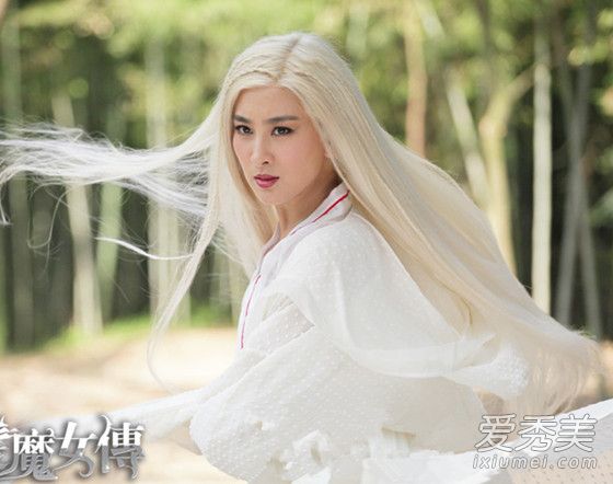 刘亦菲白发变一代妖精 女星白发造型PK谁最惊艳 刘亦菲白发照