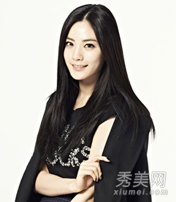 女生塌鼻子适合什么发型 韩式中分最给力