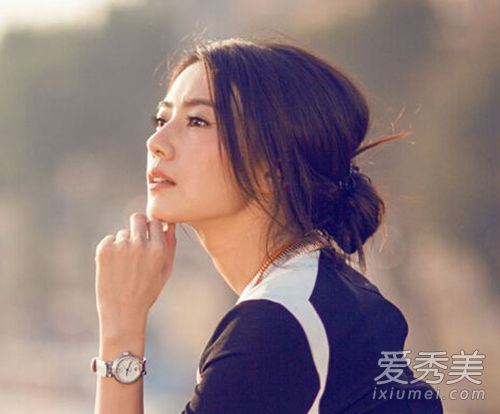 慵懒低发髻 做个撩人的女人