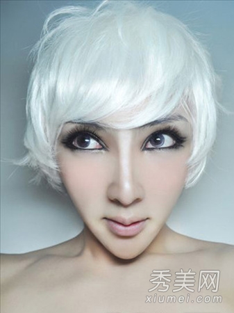 娱乐圈“妖男”横行 男明星偏爱化女妆