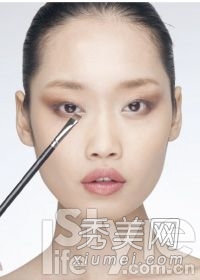 名媛妆容技巧 适合亚洲人的无眼线妆容